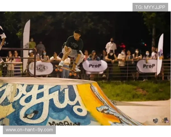 广州飞盘队在世界滑板锦标赛中以98分稳居积分榜首位