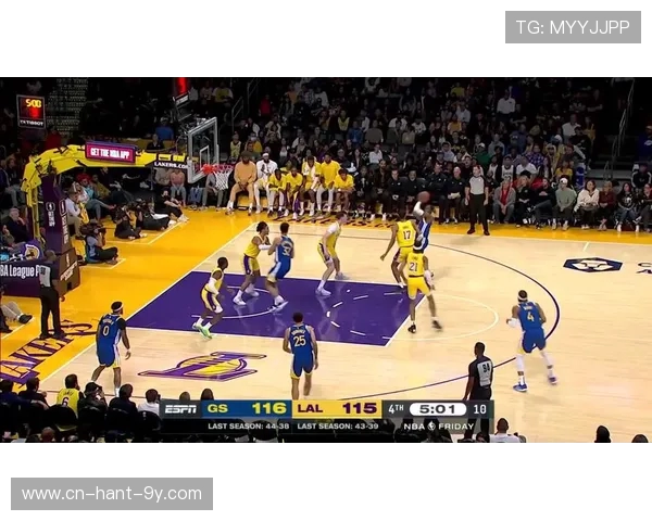 勇士与雷霆强强对决巅峰之战再起硝烟激烈角逐引爆全场激情